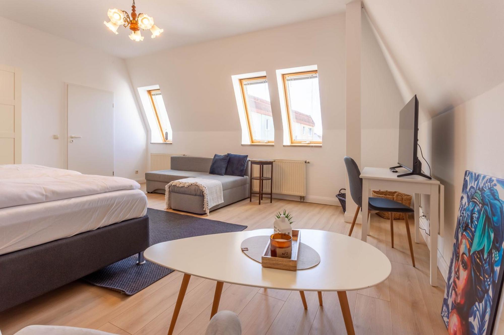 Apartment Smiles Homes 52m2 Im Mauritius - Privatparkplatz Kostenfrei, Fruehstueck Buchbar, Direkt Im Zentrum Crimmitschau